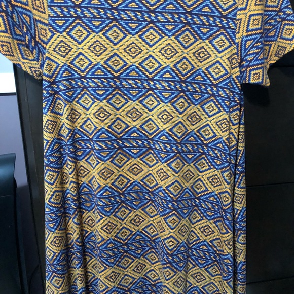XS LuLaRoe Carly - Picture 2 of 4